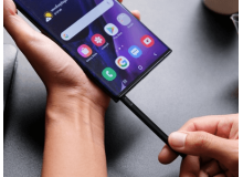 Samsung Galaxy S22 Ultra with built-in stylus on first renders 